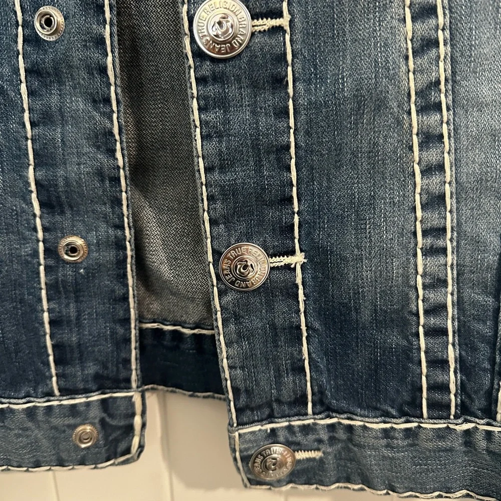 True Religion Indigo Denim Jacket with Contrast Stitching size small - Picture 5 of 7